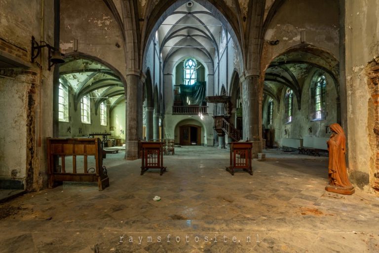 Bone Church Urbex In Belgi Een Prachtige Verlaten Kerk