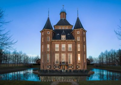 Kasteel Heemstede is een kasteel in Houten. Het is nu een restaurant.