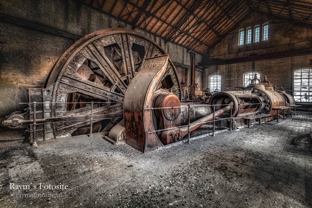 Old Turbine, urbex locatie in Duitsland. Heerlijk die oude verlaten industrie! Als het goed is wordt deze turbine wel behouden.