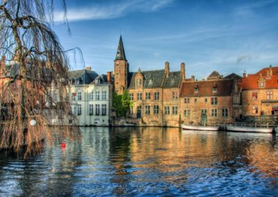 De Rozenhoedkaai in Brugge, België. Het blijft een schitterende locatie.