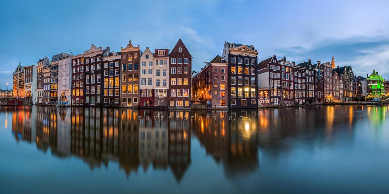 Damrak Amsterdam panorama.