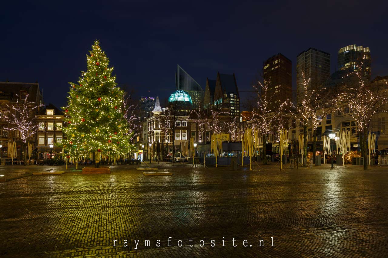 Het plein in Den Haag in kerstsfeer.