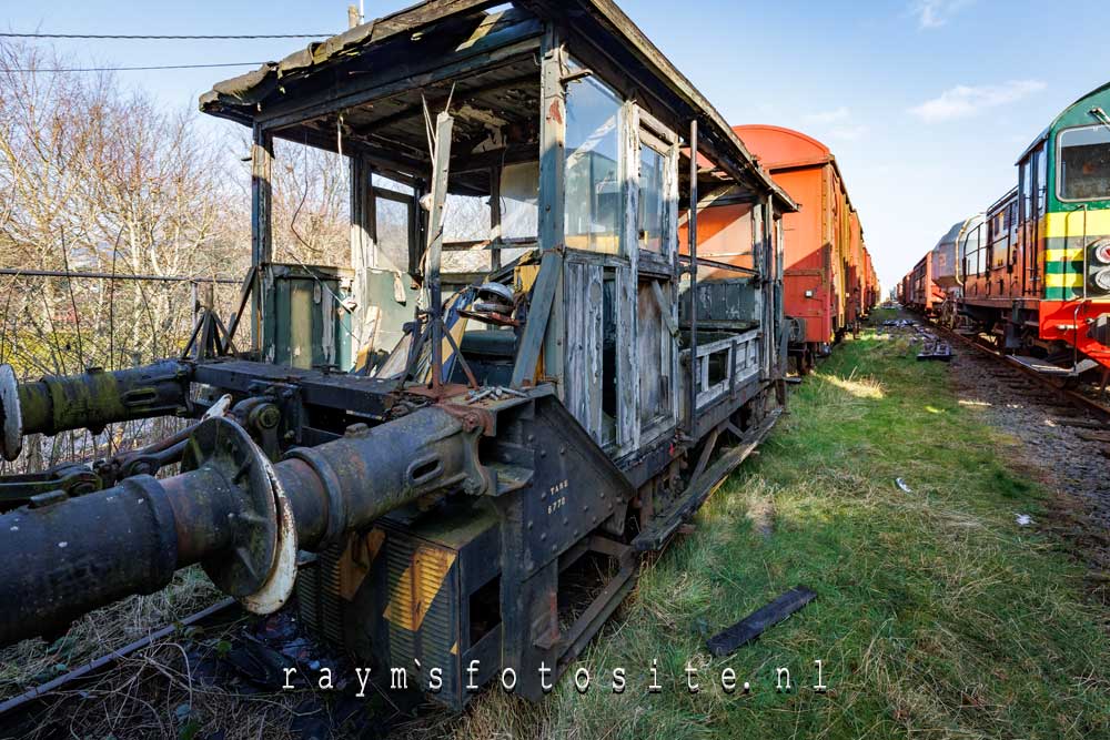 Nieuwe urbexlocaties 2025, een compleet vervallen wagon.