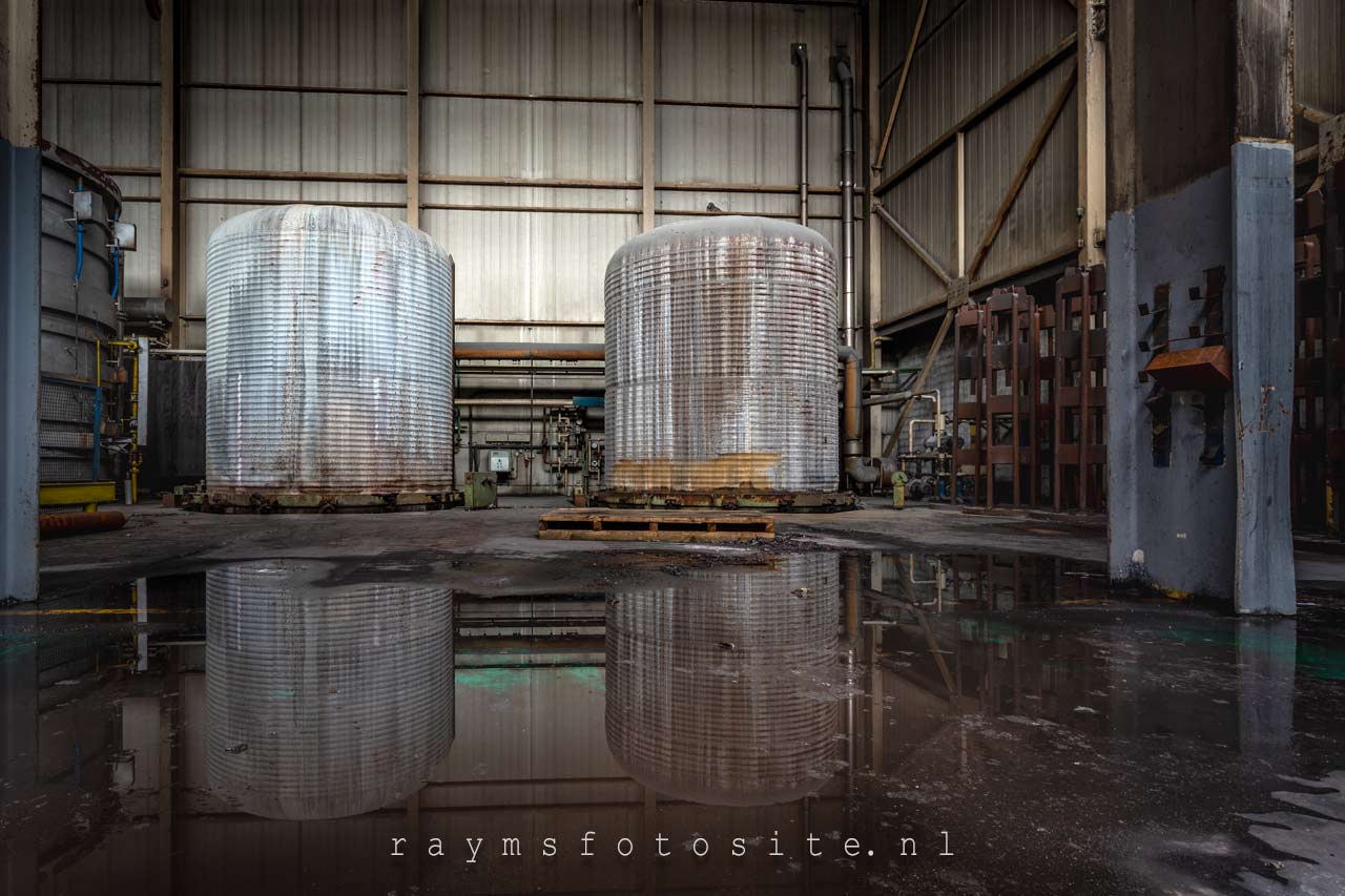 Een verlaten staaldraadfabriek in België.