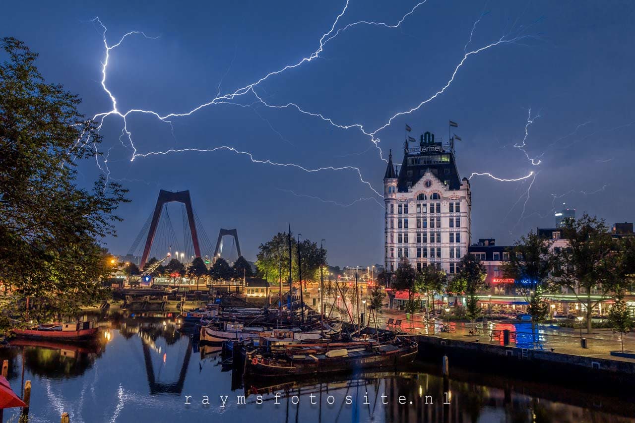 De mooiste fotos van Rotterdam, bliksem Oude Haven.