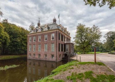 Kasteel Zypendaal ligt vlakbij Arnhem in Gelderland. Zypendaal of Zijpendaal is een landhuis gelegen in het landgoed Park Zypendaal.