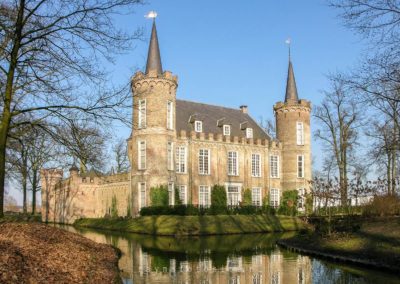 Kastelen. Kasteel Henkenshage is een kasteel in Sint-Oedenrode.
