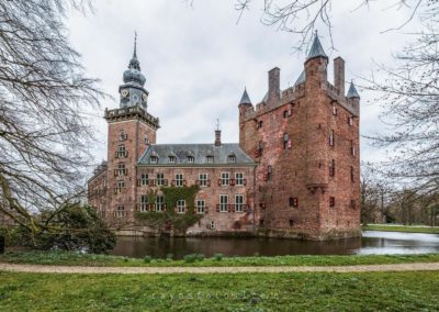 Kasteel Nijenrode is een Nederlands kasteel bij Breukelen.