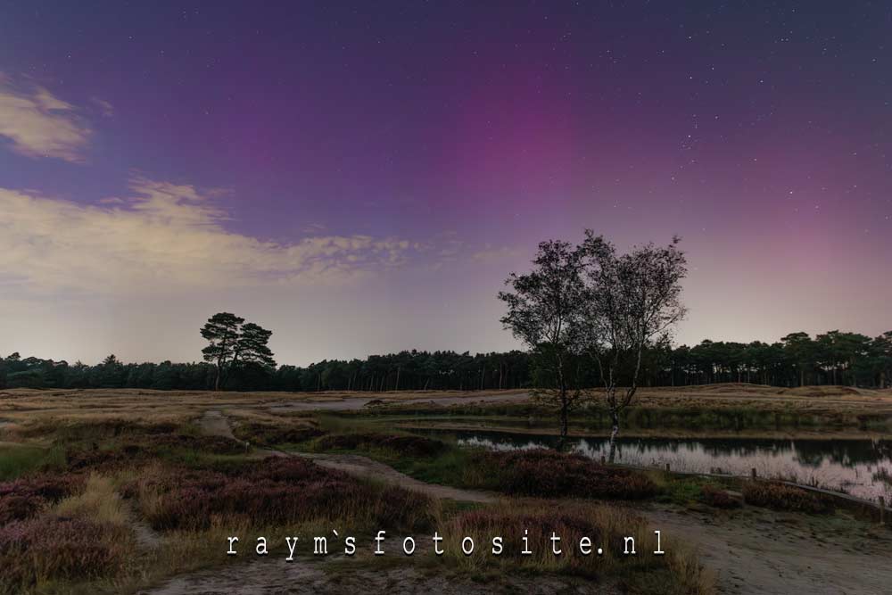 Achter me zou de melkweg moeten staan,maar die zijde was helaas licht bewolkt.