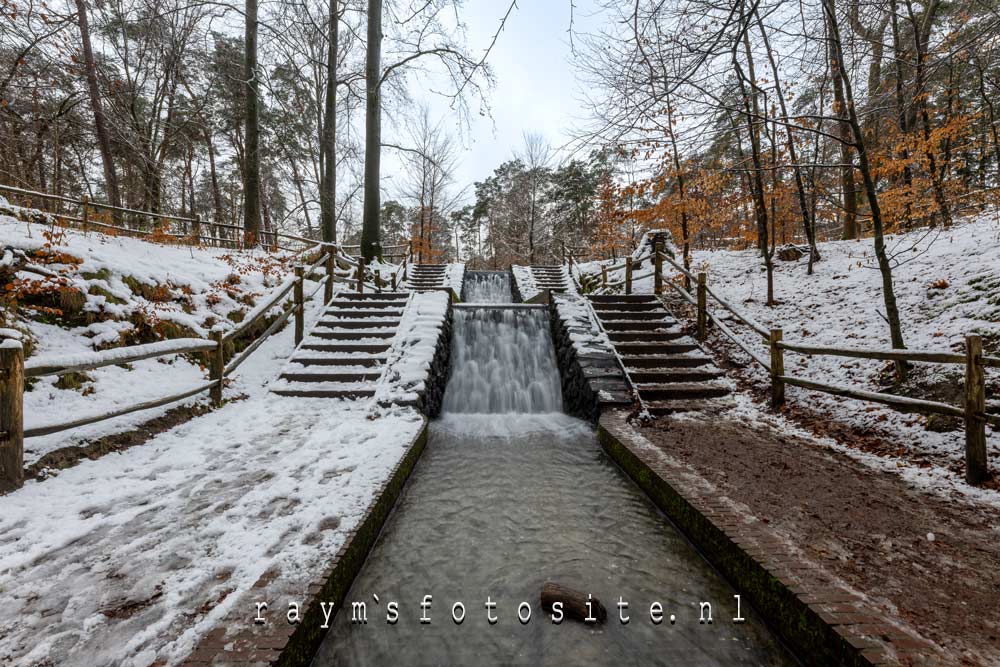 Loenense waterval in de winter met een verval van 15 meter. Loenense waterval in de winter met een verval van 15 meter.