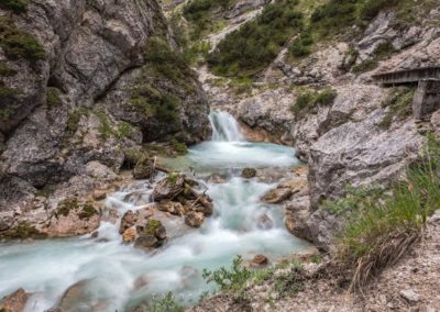 Gleirschklamm kloof in Oostenrijk. Hij behoort met zijn kliffen, kleine watervallen en kraakhelder water tot de mooiste natuurlijke kloven van Karwendel.