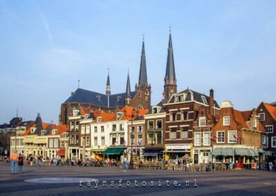 Marktplein Delft. Altijd druk en gezellig.