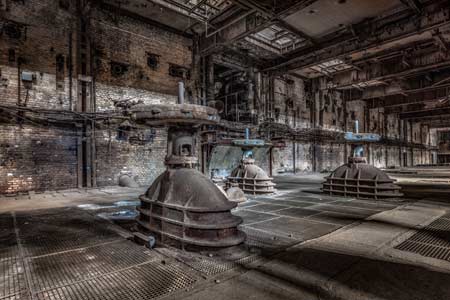 Urbex. Kraftwerk V in Duitsland. Gigantische verlaten fabriek.