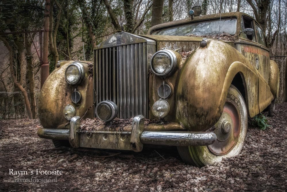 Bavaria Cars urbex in Duitsland. Een prachtige oude Rolls-Royce. Zal het een Rolls-Royce 20/25 HP uit 1935 zijn?