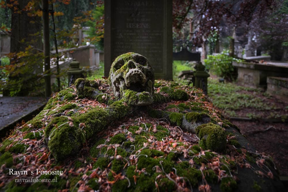 Cemetary of the Skull in België. Het was even zoeken op deze begraafplaats naar de bekende "Skull.
