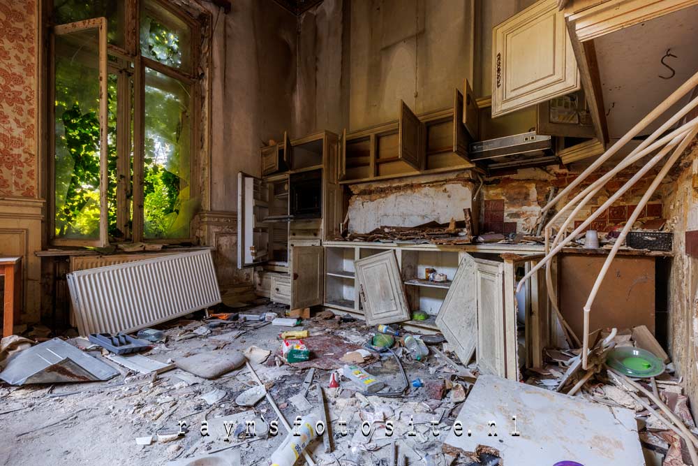 Urbex in belgië, een prachtig verlaten kasteel.
