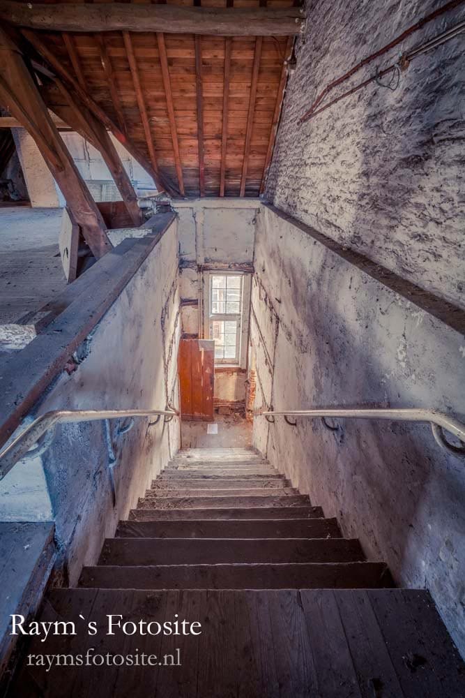 Een trap in dit verlaten chateau