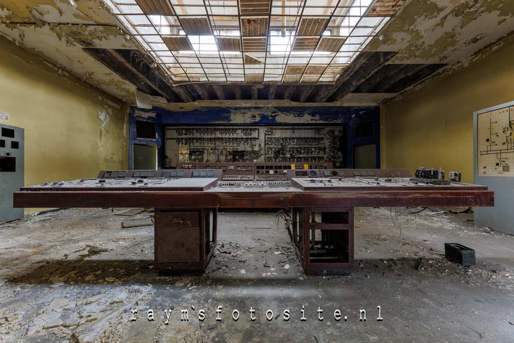 Controlekamer van deze verlaten fabriek ook eindelijk gefotografeerd.