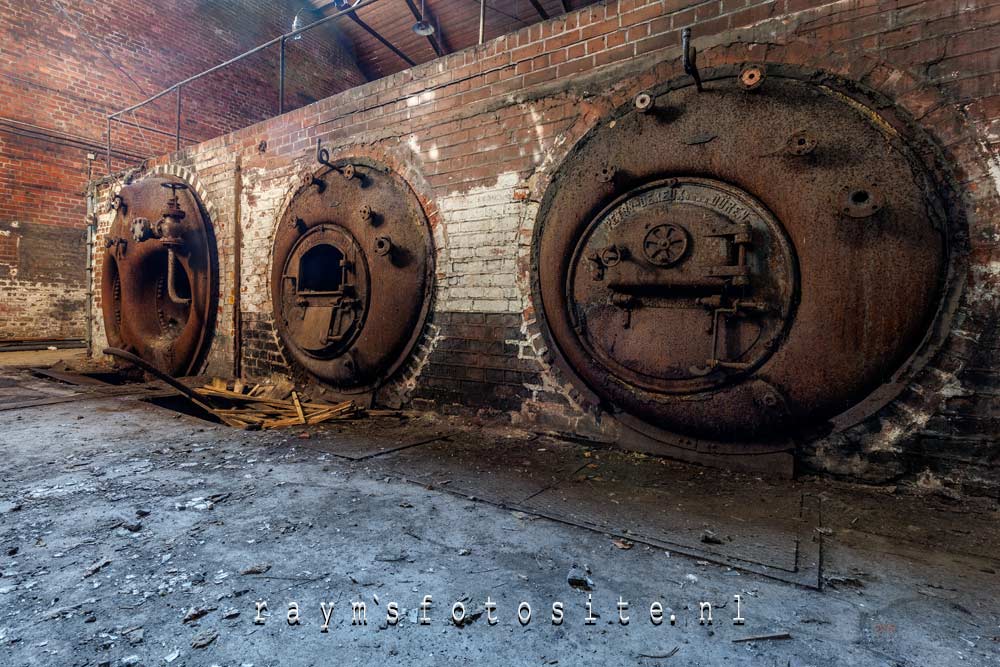 Verlaten industrie, en dan met deze prachtige ovens? Geweldig!