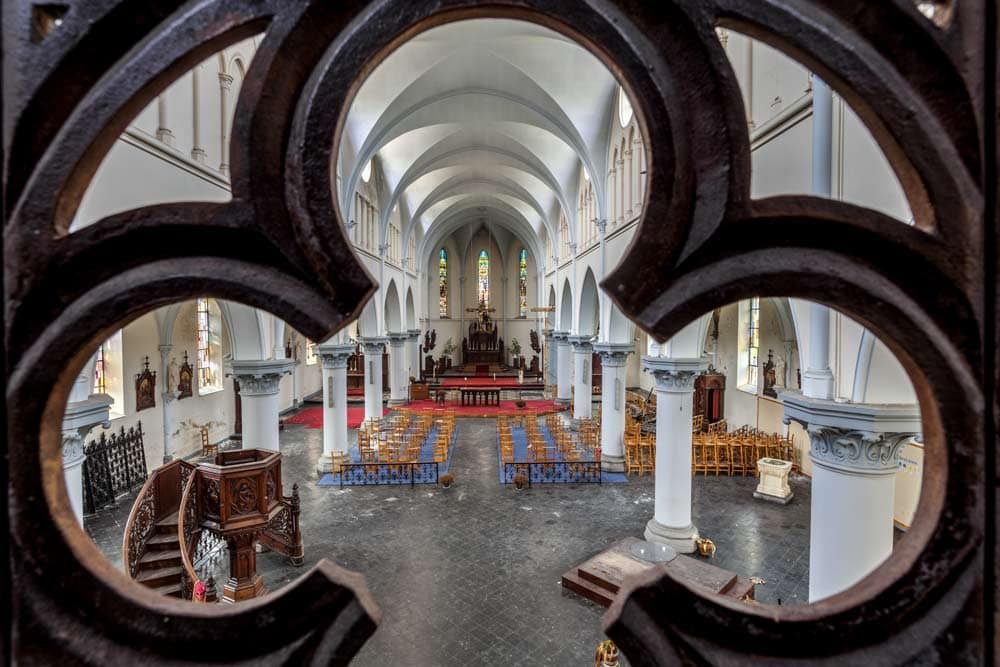 Eglise aux Mille Arches in België. urbex locatie.