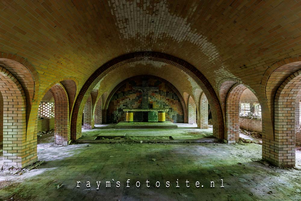 Urbex Frankrijk, een oude verlaten kerk