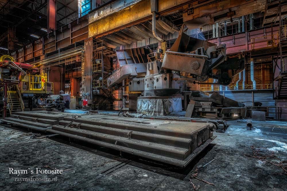 Heavy Metal, een verlaten staalfabriek in België. Deze had ik natuurlijk ook al. Een machine om continu staal te kunnem gieten.