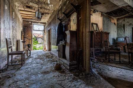 Maison Decay of Cecilia`s farm., Een prachtige verlaten boerderij.