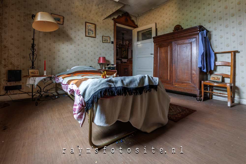 Charmante slaapkamer in Maison Spinnewiel. Een stapje terug in de tijd.