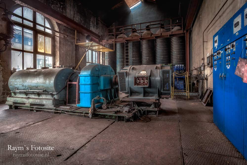 Masters of Steel, België.Een kijkje in de machinekamer van deze verlaten fabriek.