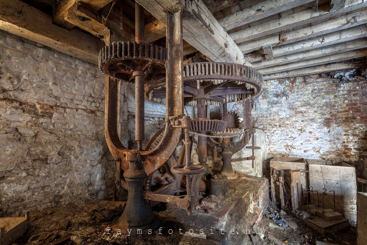 Old Mill urbex. Een verlaten molen in België.