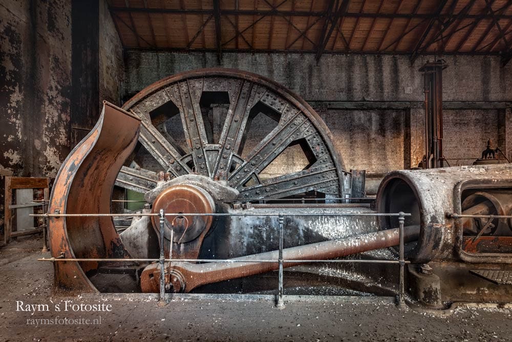 De restanten van een verlaten zeche in Duitsland. Een prachtige turbine die gelukkig bewaard is gebleven van deze kolenmijn.