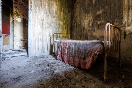 Prison D thumbnail. Verlaten gevangenis cellen in Belgié.