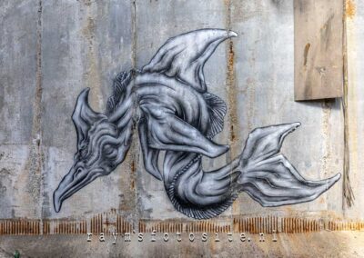 België. Geweldig mooie streetart in deze verlaten fabriek.