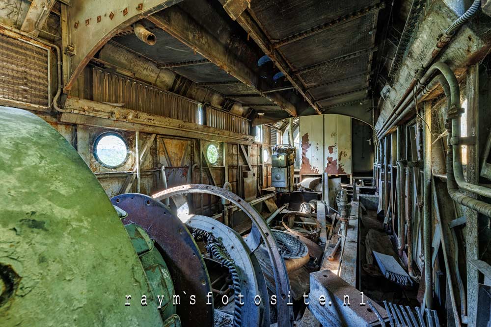 Trainspotting. Heet, maar geweldig mooi in deze oude diesellocomotief.