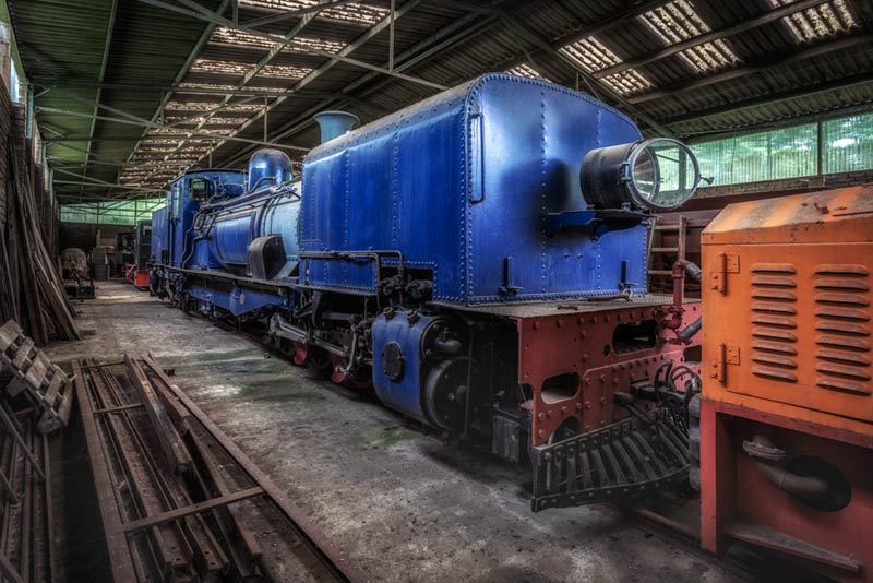 Urbex Treinen. Locomotieven, wagons ,treinstellen en treinonderdelen 