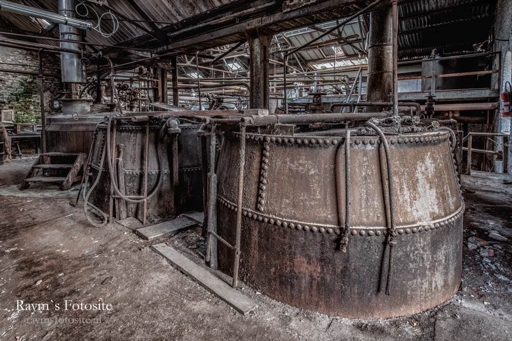 Een verlaten wolwasserij in België.. Niets mooiers dan oude verlaten industrie.