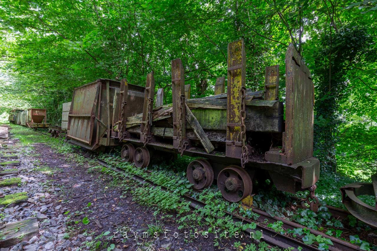Le Train du Déconfinement. Wagons, treinen en locomotieven urbex.