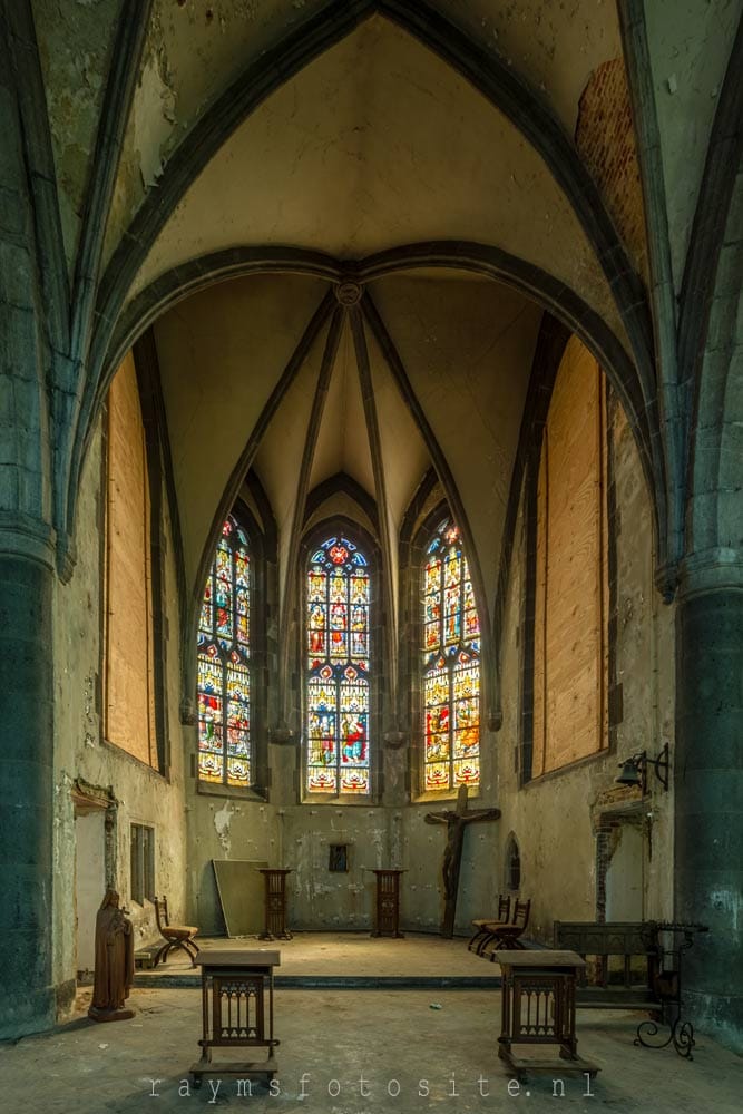 Bone Church. Een verlaten kerk in België, wat een lekkere urbexlocatie!