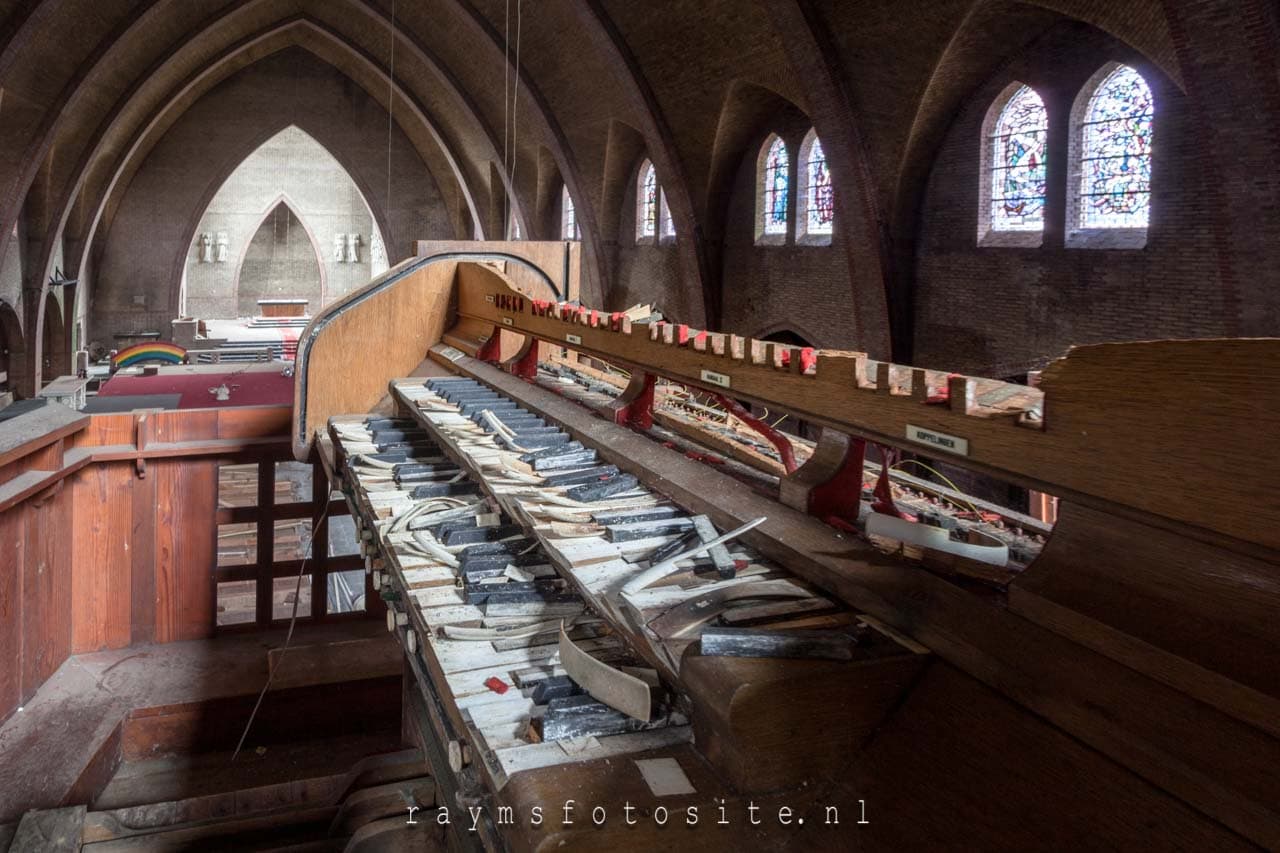 Eglise TF. Verlaten kerk in Nederland