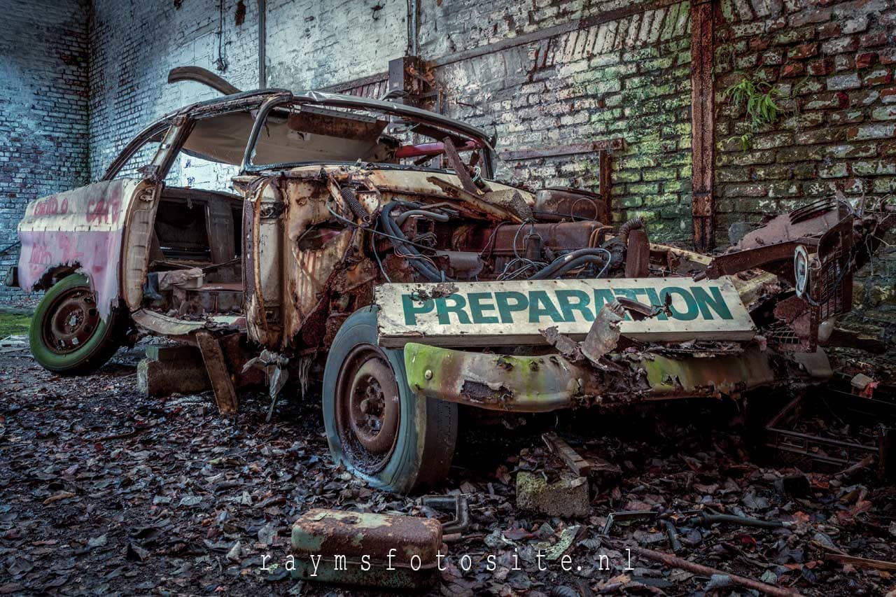 Garage de Preperation. urbex auto`s