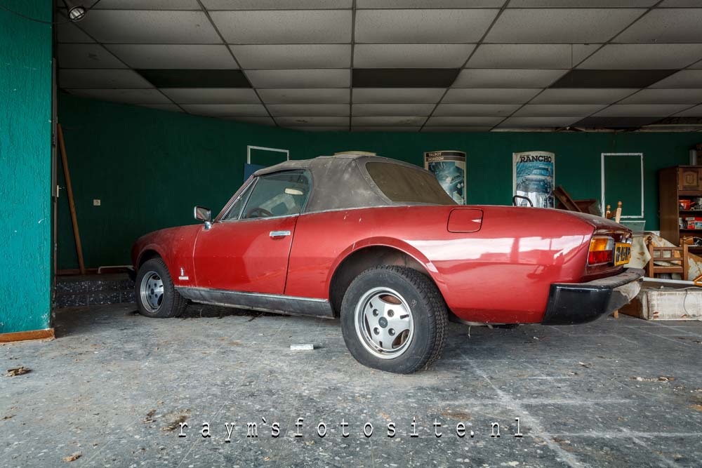 Garage Simca urbex Nederland.