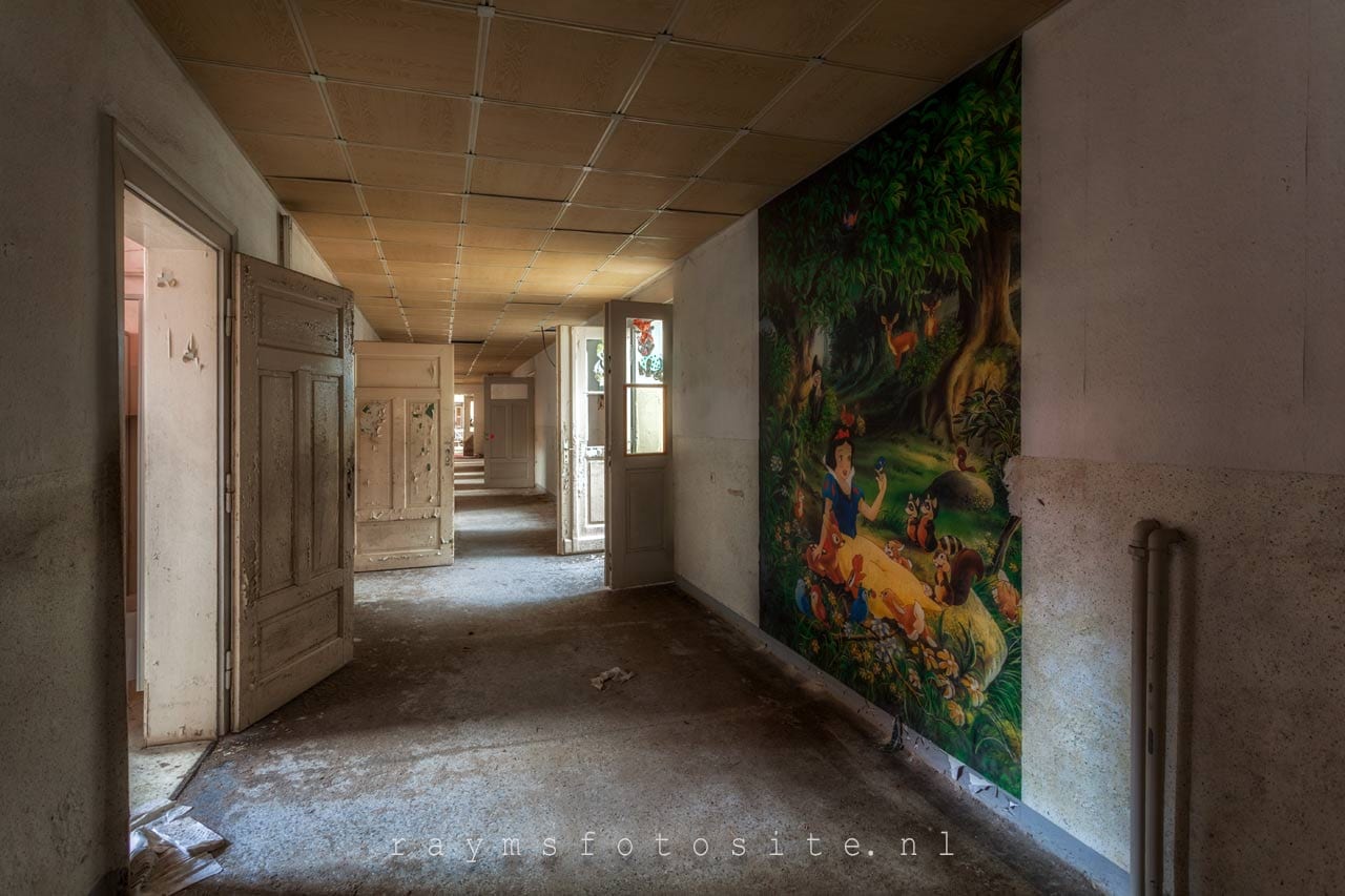 Klinikum 21. Een verlaten Sanatorium in Duitsland. Dit was het schoolgedeelte.