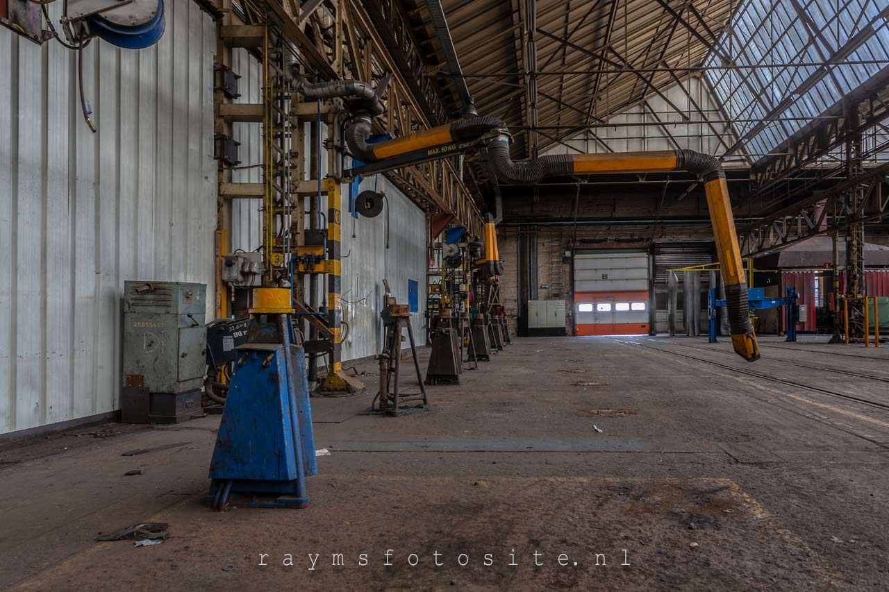 Lost Factory part 1. Een enorme verlaten fabriek.