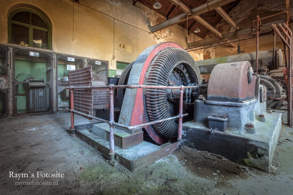 Usine de la Carriere, een verlaten machinekamer in België.